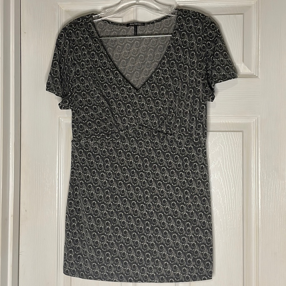 Ladies Size Small, Short-Sleeve, Dress shirt